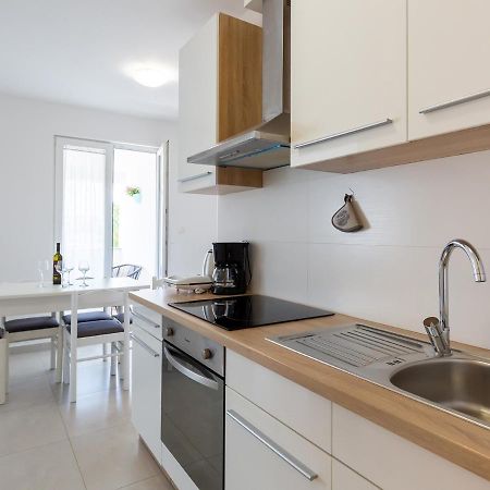 Amoroso Apartment 200M From Sea Poreč Eksteriør billede