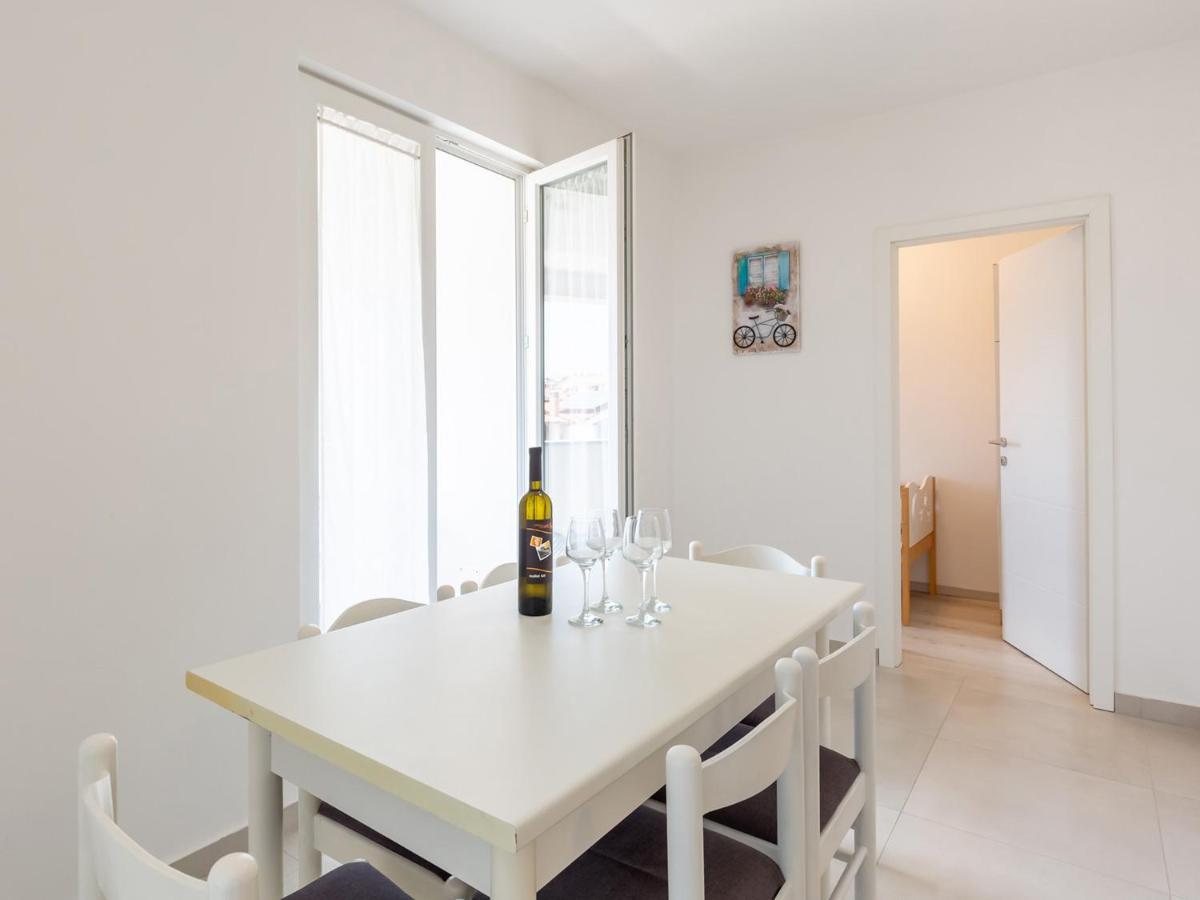 Amoroso Apartment 200M From Sea Poreč Eksteriør billede