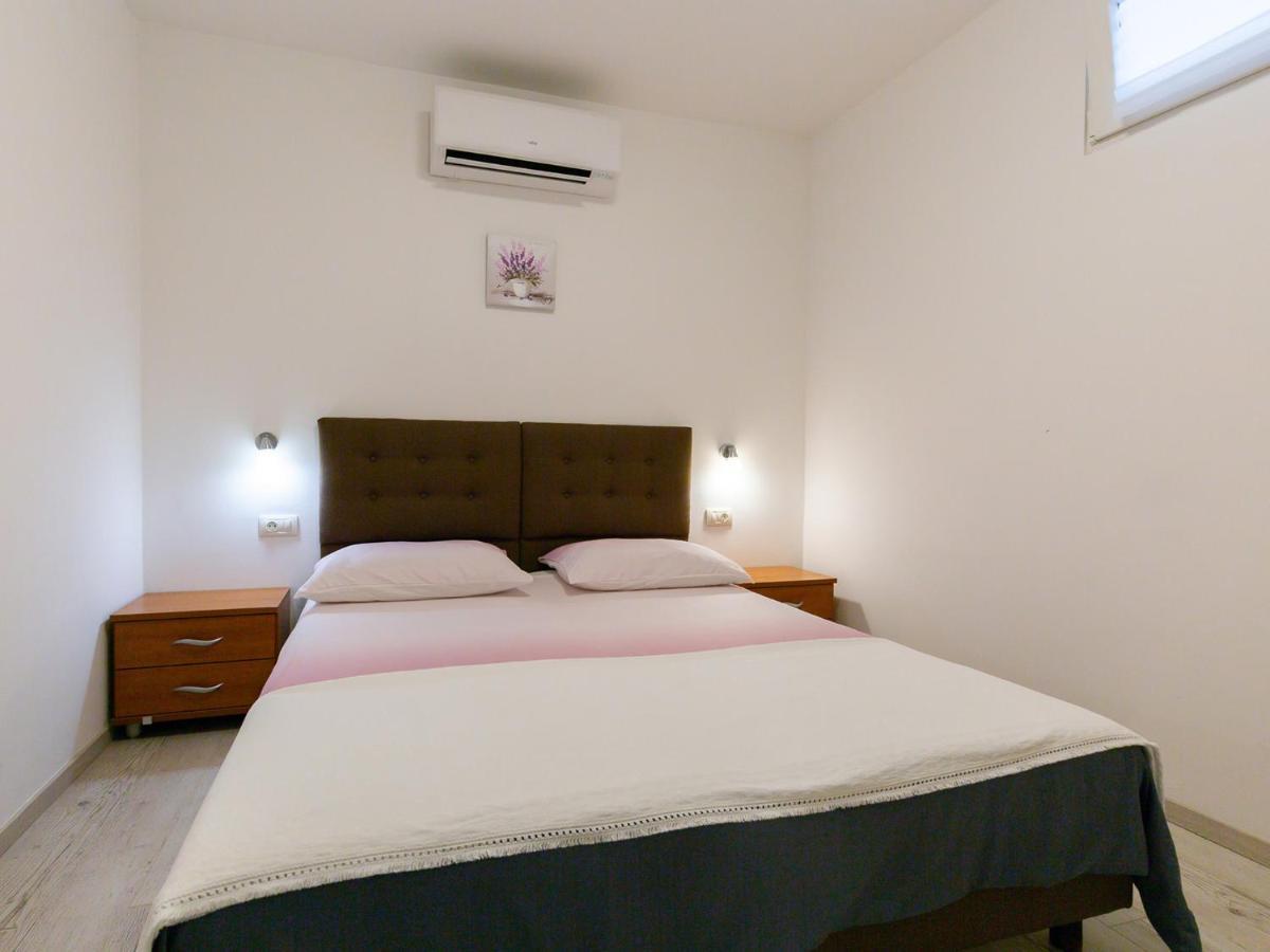Amoroso Apartment 200M From Sea Poreč Eksteriør billede