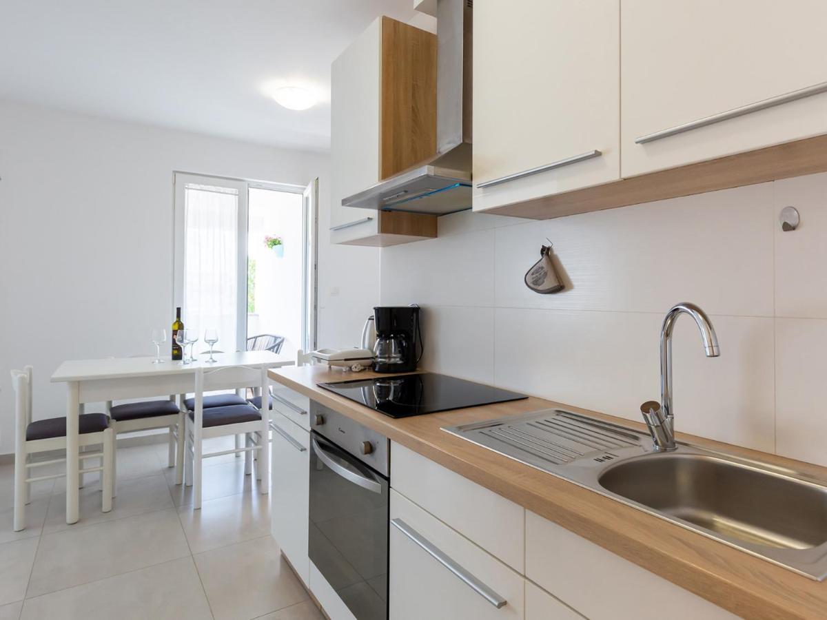 Amoroso Apartment 200M From Sea Poreč Eksteriør billede