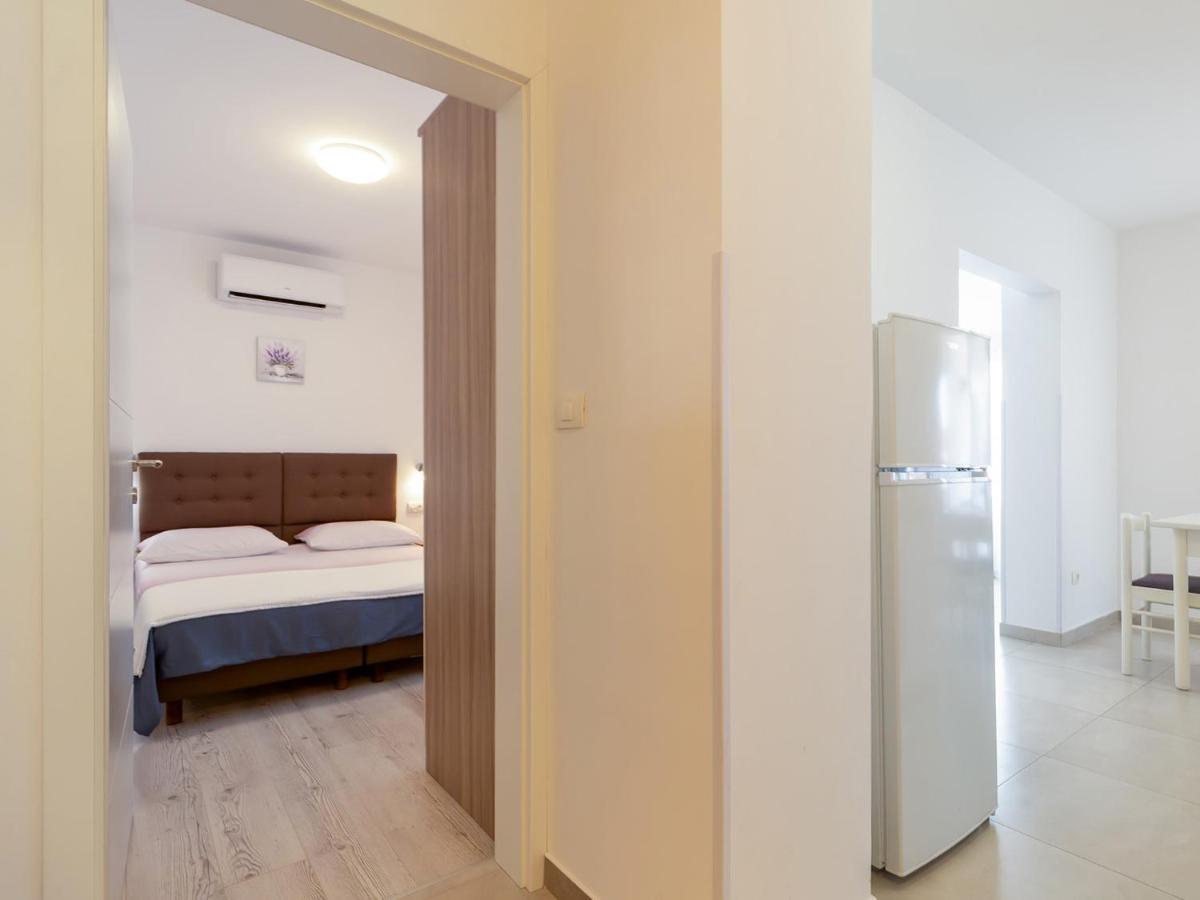 Amoroso Apartment 200M From Sea Poreč Eksteriør billede