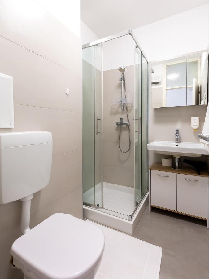 Amoroso Apartment 200M From Sea Poreč Eksteriør billede