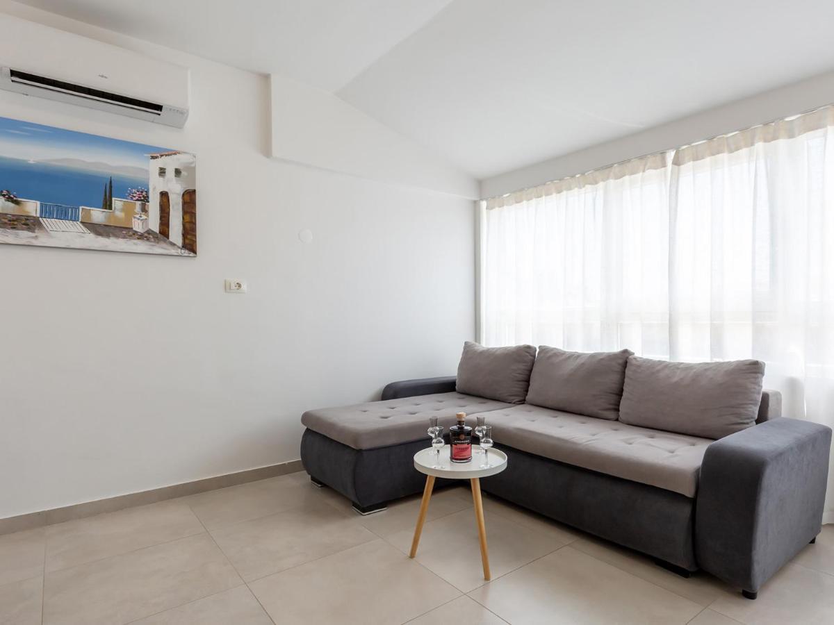 Amoroso Apartment 200M From Sea Poreč Eksteriør billede